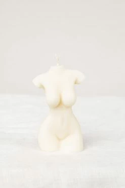 DISSH Boutiques HOME SHE IS JOLIE SHE IVORY CANDLE