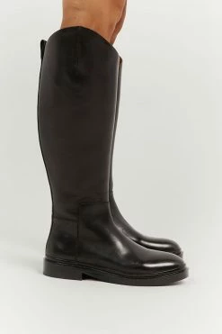 SUNMOTION RUNWAY ALIAS MAE AINSLEY BLACK BOOT
