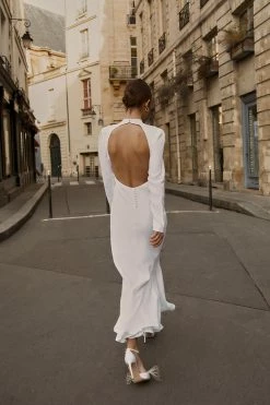 DISSH Boutiques AISLE WHITE LINEN SLEEVE MIDI DRESS