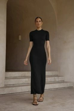 DISSH Boutiques CLOTHING DONNA BLACK SLEEVED MIDI DRESS