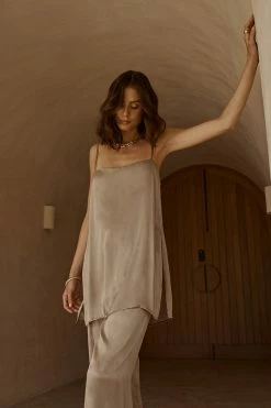 DISSH Boutiques EVANS STONE SILK TUNIC TOP