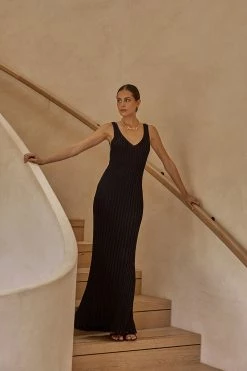 DISSH Boutiques KAT BLACK V NECK KNIT DRESS