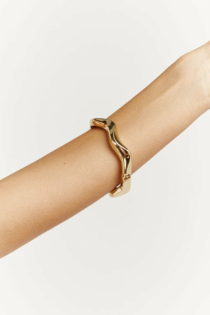 Hot Sale ๐ DISSH Boutiques JEANNE GOLD BRACELET โ๏ธ 2 DISSH Boutiques JEANNE GOLD BRACELET