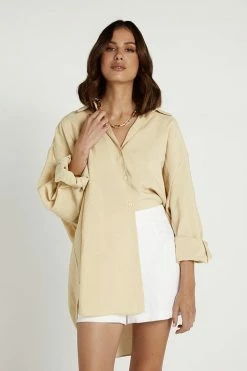 DISSH Boutiques EBONY OVERSIZED STONE BUTTON UP TOP