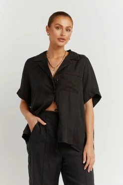 DISSH Boutiques CAMPBELL BLACK SHORT SLEEVE SHIRT