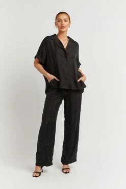 DISSH Boutiques CAMPBELL BLACK SHORT SLEEVE SHIRT