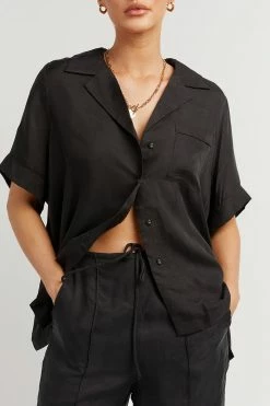 DISSH Boutiques CAMPBELL BLACK SHORT SLEEVE SHIRT