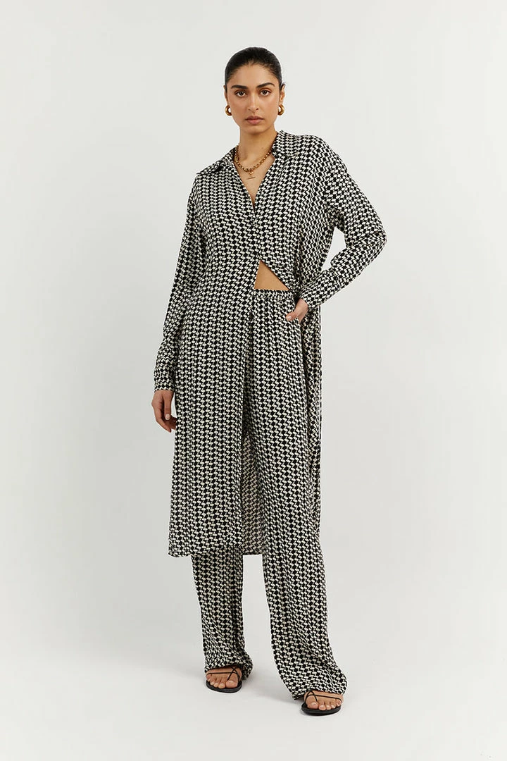 Best Pirce ๐ฅฐ DISSH Boutiques FAME BLACK WHITE GEO LONG ๐ SHIRT CLOTHING โ 2 DISSH Boutiques FAME BLACK WHITE GEO LONG SHIRT CLOTHING