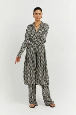 Best Pirce ๐ฅฐ DISSH Boutiques FAME BLACK WHITE GEO LONG ๐ SHIRT CLOTHING โ 8 DISSH Boutiques FAME BLACK WHITE GEO LONG SHIRT CLOTHING