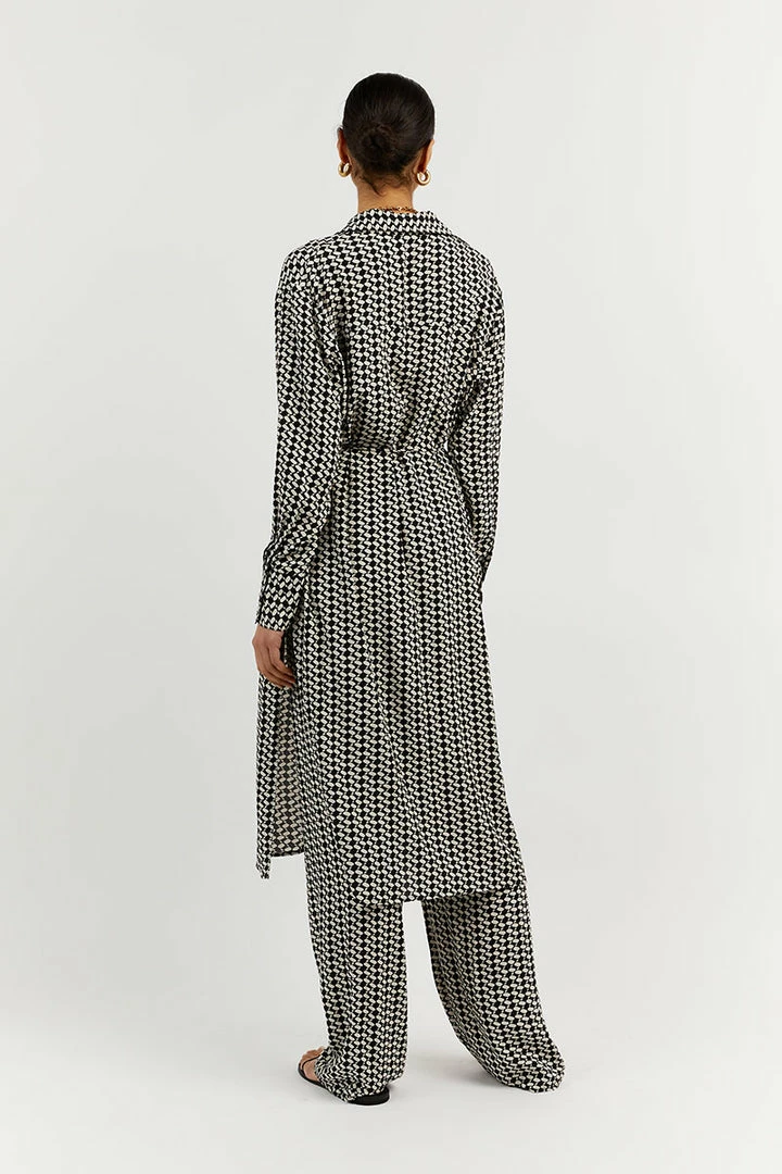 Best Pirce ๐ฅฐ DISSH Boutiques FAME BLACK WHITE GEO LONG ๐ SHIRT CLOTHING โ 5 DISSH Boutiques FAME BLACK WHITE GEO LONG SHIRT CLOTHING