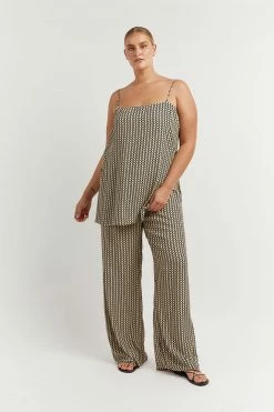 DISSH Boutiques MARLOW BEIGE GEO TUNIC TOP THE BUMP FRIENDLY EDIT