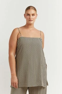 DISSH Boutiques MARLOW BEIGE GEO TUNIC TOP THE BUMP FRIENDLY EDIT