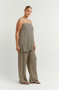 DISSH Boutiques MARLOW BEIGE GEO TUNIC TOP THE BUMP FRIENDLY EDIT