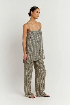 DISSH Boutiques MARLOW BEIGE GEO TUNIC TOP THE BUMP FRIENDLY EDIT