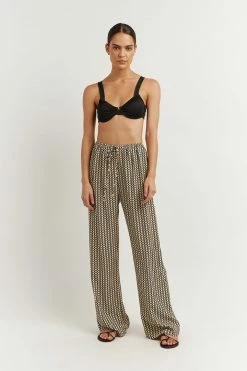 Top 10 ๐คฉ DISSH Boutiques SUNMOTION RUNWAY MARLOW BEIGE GEO DRAWSTRING PANT ๐ 9 DISSH Boutiques SUNMOTION RUNWAY MARLOW BEIGE GEO DRAWSTRING PANT