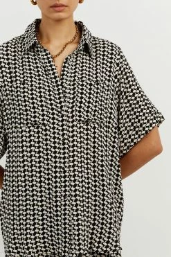 DISSH Boutiques FAME BLACK WHITE GEO STRAIGHT PANT CLOTHING