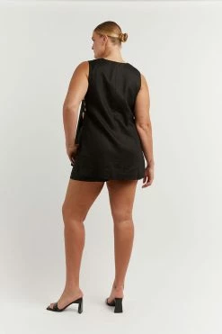 DISSH Boutiques LOGAN BLACK LINEN LONGLINE TOP