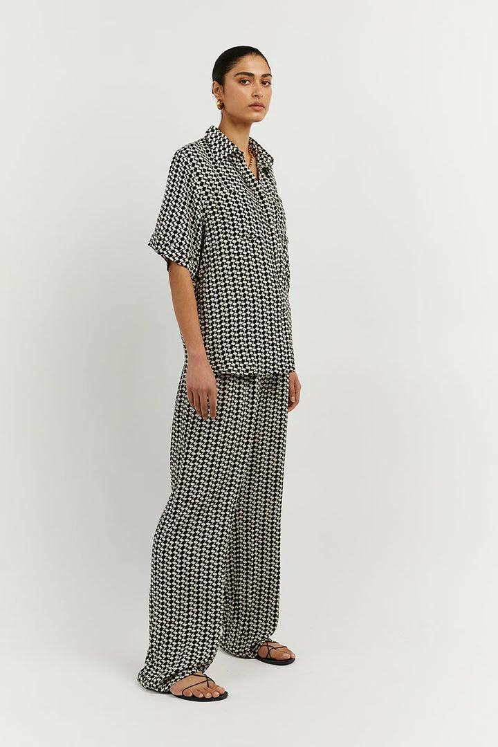 Best Pirce ๐ DISSH Boutiques CLOTHING FAME BLACK WHITE GEO VACATION ๐ SHIRT ๐ 4 DISSH Boutiques CLOTHING FAME BLACK WHITE GEO VACATION SHIRT