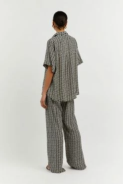 Best Pirce ๐ DISSH Boutiques CLOTHING FAME BLACK WHITE GEO VACATION ๐ SHIRT ๐ 10 DISSH Boutiques CLOTHING FAME BLACK WHITE GEO VACATION SHIRT