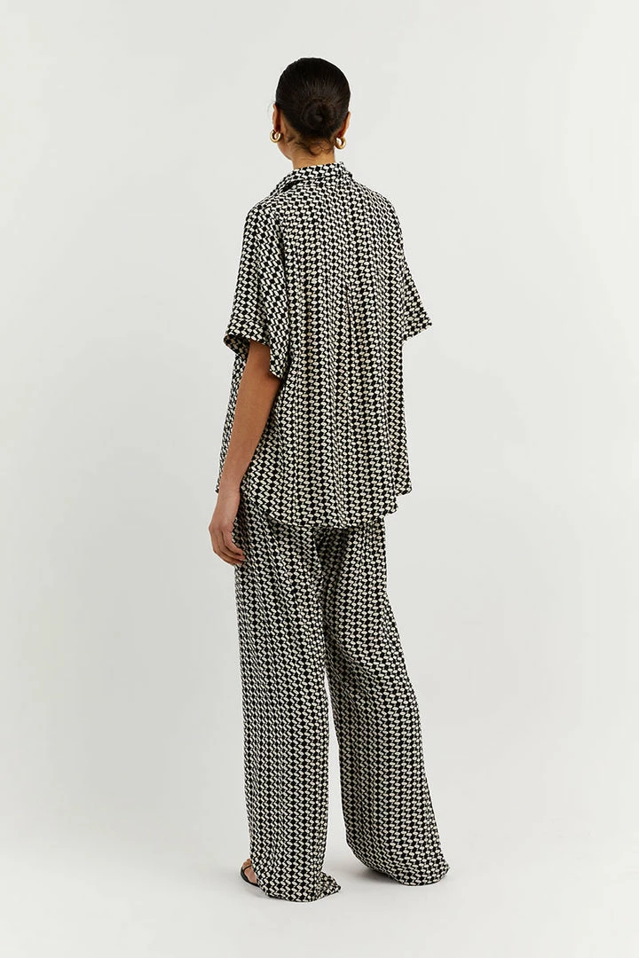 Best Pirce ๐ DISSH Boutiques CLOTHING FAME BLACK WHITE GEO VACATION ๐ SHIRT ๐ 5 DISSH Boutiques CLOTHING FAME BLACK WHITE GEO VACATION SHIRT