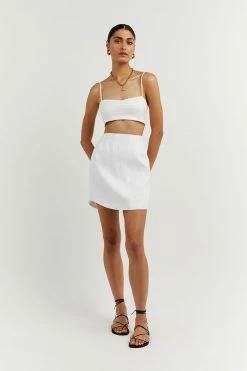 DISSH Boutiques VIENNA WHITE LINEN CURVED CROP TOP