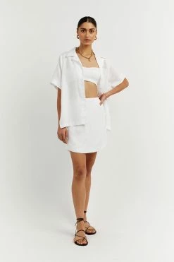 DISSH Boutiques VIENNA WHITE LINEN CURVED CROP TOP