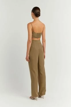 DISSH Boutiques KARLA FERN LINEN BLEND CROP TOP