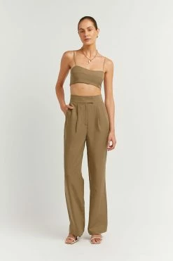 DISSH Boutiques KARLA FERN LINEN BLEND CROP TOP