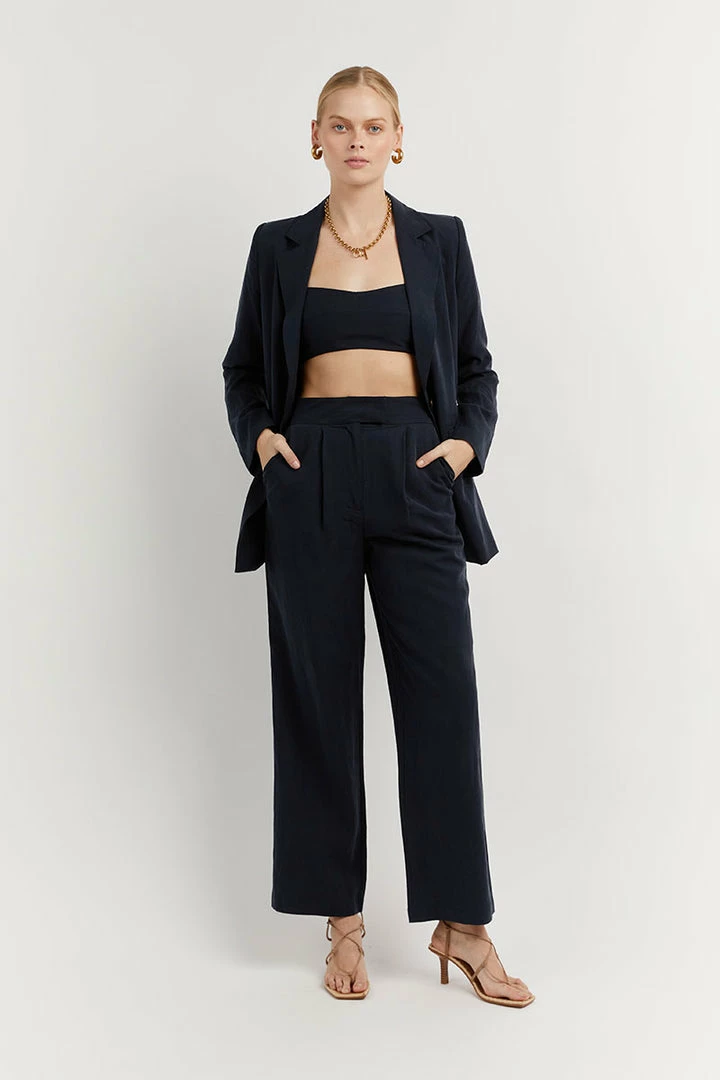 Flash Sale ๐ฅฐ DISSH Boutiques CLOTHING KARLA NAVY LINEN BLEND BLAZER โจ 2 DISSH Boutiques CLOTHING KARLA NAVY LINEN BLEND BLAZER