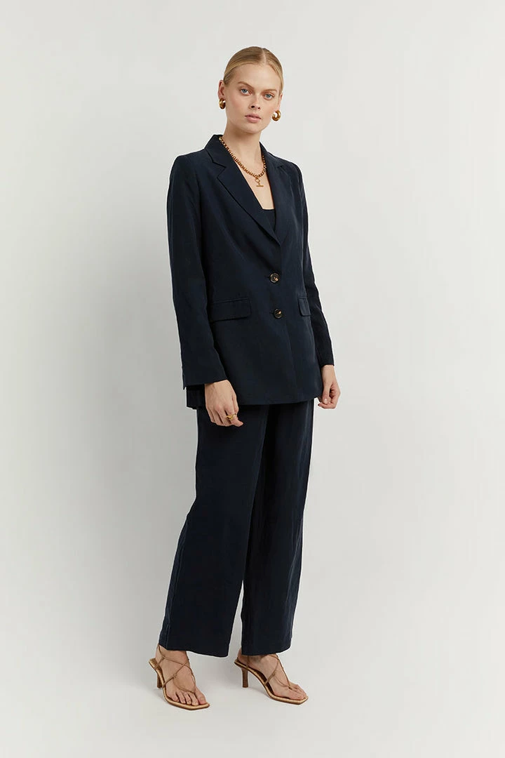 Flash Sale ๐ฅฐ DISSH Boutiques CLOTHING KARLA NAVY LINEN BLEND BLAZER โจ 4 DISSH Boutiques CLOTHING KARLA NAVY LINEN BLEND BLAZER