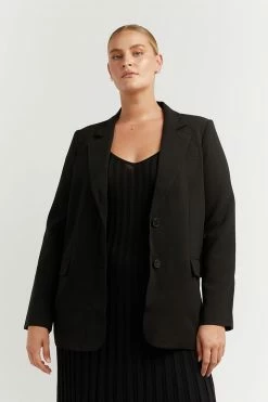 DISSH Boutiques KIRBY BLACK BLAZER