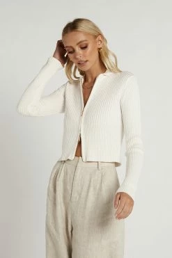 DISSH Boutiques ESSENTIAL WHITE ZIP FRONT KNIT TOPS