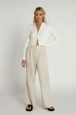 DISSH Boutiques ESSENTIAL WHITE ZIP FRONT KNIT TOPS