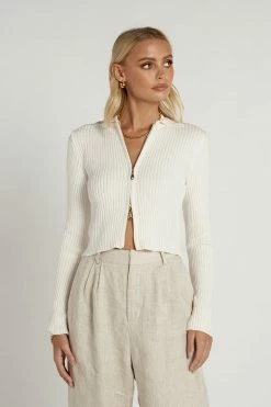 Best Pirce β€οΈ DISSH Boutiques ESSENTIAL WHITE ZIP FRONT KNIT TOPS π€© 12 DISSH Boutiques ESSENTIAL WHITE ZIP FRONT KNIT TOPS