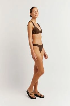 Brand new ๐ฅฐ DISSH Boutiques LOLA DARK CHOC UNDERWIRE SWIM TOP ๐ฉฑ SWIMSUITS & COVERUPS โ 9 DISSH Boutiques LOLA DARK CHOC UNDERWIRE SWIM TOP SWIMSUITS & COVERUPS