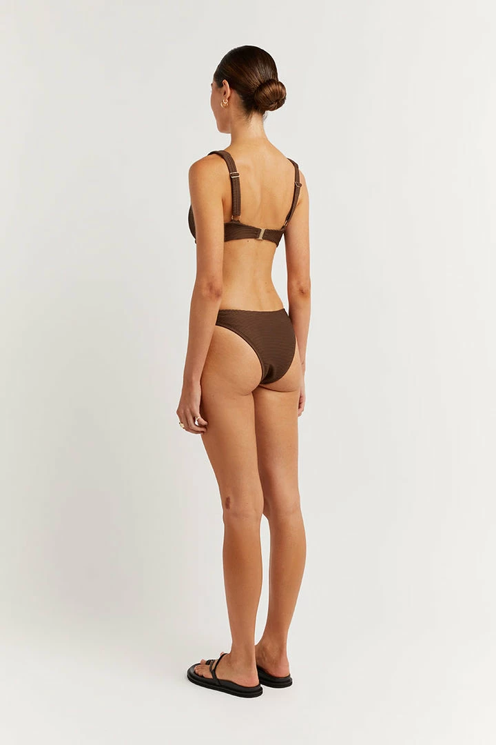 Brand new ๐ฅฐ DISSH Boutiques LOLA DARK CHOC UNDERWIRE SWIM TOP ๐ฉฑ SWIMSUITS & COVERUPS โ 5 DISSH Boutiques LOLA DARK CHOC UNDERWIRE SWIM TOP SWIMSUITS & COVERUPS