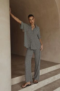 DISSH Boutiques FAME BLACK WHITE GEO STRAIGHT PANT CLOTHING