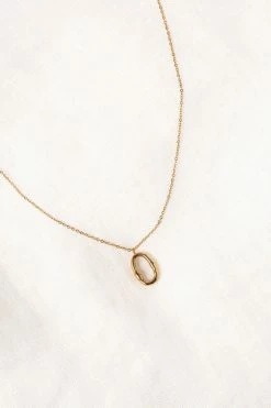 DISSH Boutiques LOLA GOLD OVAL NECKLACE KNITTED