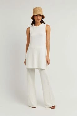 DISSH Boutiques LAURENT NATURAL BUCKET HAT