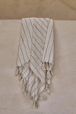 HOME MARIA FARRO KREMA BEACH TOWEL