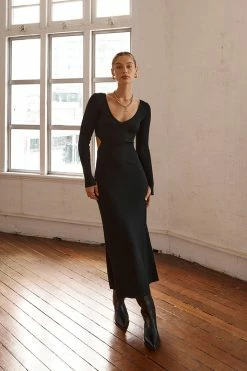 DISSH Boutiques SUTHERLAND BLACK SLEEVED MIDI DRESS CLOTHING