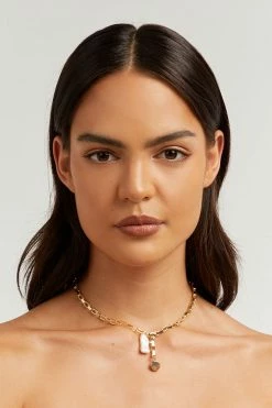 Wholesale ๐ DISSH Boutiques ALODIE PEARL GOLD CHAIN NECKLACE ๐ 8 DISSH Boutiques ALODIE PEARL GOLD CHAIN NECKLACE