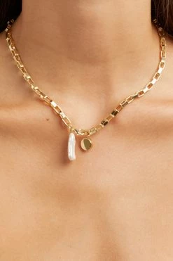 Wholesale ๐ DISSH Boutiques ALODIE PEARL GOLD CHAIN NECKLACE ๐ 9 DISSH Boutiques ALODIE PEARL GOLD CHAIN NECKLACE