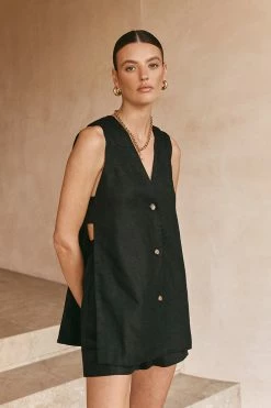 DISSH Boutiques CLOTHING LOGAN BLACK LINEN SHORT