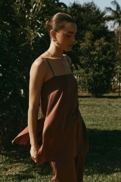 DISSH Boutiques THE BUMP FRIENDLY EDIT EVANS MAHOGANY SILK TUNIC TOP