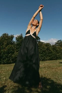 DISSH Boutiques AIDEN BLACK LINEN BINDING DRESS