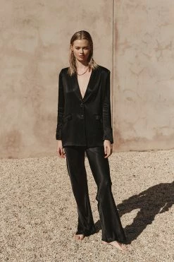 DISSH Boutiques CLOTHING KIAH BLACK SATIN BLAZER
