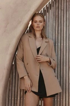 DISSH Boutiques ESSENTIAL WHEAT BLAZER CLOTHING