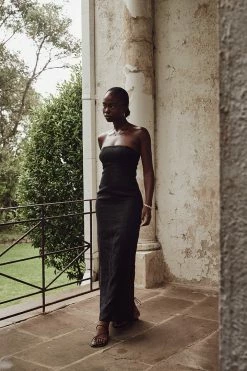 DISSH Boutiques ANDERSON BLACK LINEN MIDI DRESS