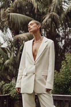 DISSH Boutiques KIRBY CREAM BLAZER CLOTHING